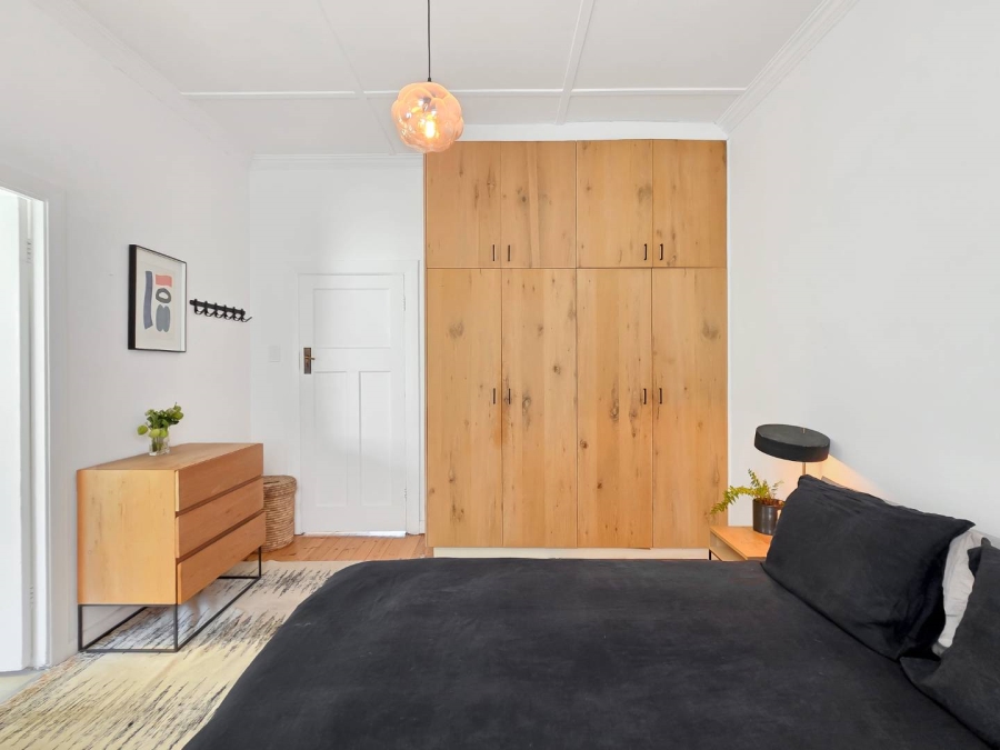 1 Bedroom Property for Sale in Sea Point Western Cape